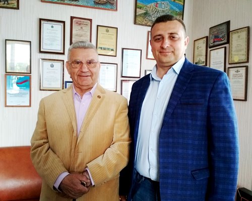 Николай и Аркадий Варухины Николай и Аркадий Варухины
